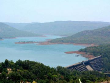 रबी हंगामासाठी कुठल्या धरणात किती पाणीसाठा झालाय? जाणून घ्या - Marathi News | know the dam water storage and water discharge from major irrigation projects in Maharashtra | Latest News at Lokmat.com